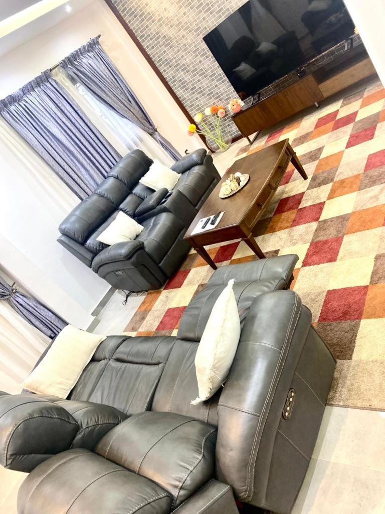 Luxury Suites Chester One ダカール エクステリア 写真